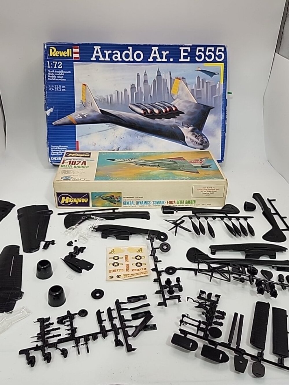 Lot of 2 model airplanes lot Revell Arado E555 Black Widow F102A Empty Box